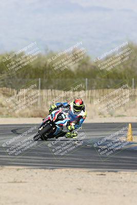 media/Jan-15-2026-Racers Edge (Thu) [[dfebeb70ab]]/2-A Group/Session 5 Turn 2/